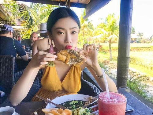 小玲的吃瓜日记