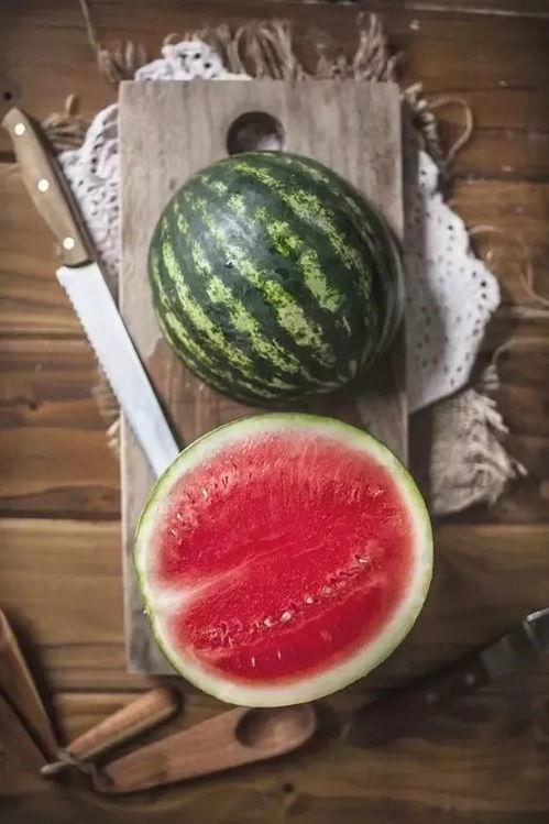 吃瓜的季节怎样挑熟瓜