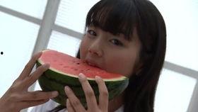 大学生女孩吃瓜,揭秘大学生女孩的吃瓜日常